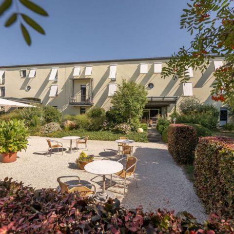 2022-07--Biergarten-Elbe-Hotel-Moritz_6.jpg