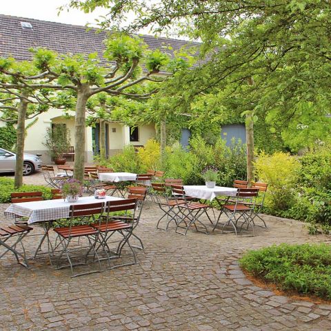 Innenhof-Biergarten.jpg